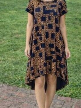 LulaRoe Casual High-Low Short Sleeve Dress